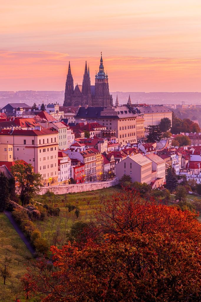 Krása podzimní Prahy na fotografiích Radoslava Vnenčáka