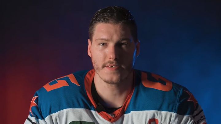 Jaškin se spoluhráči gratulovali ruským vojákům. Reprezentovat nebude, řekl Hadamczik; Zdroj foto: Aktuálně.cz/Twitter/Hokejový klub SKA