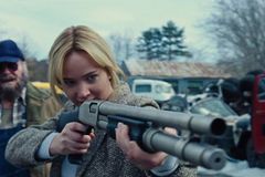 Joy: Prostřílí se Jennifer Lawrence mopem až k Oscarovi?
