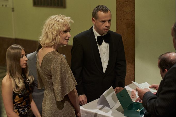 Aňa Geislerová v roli Olgy Havlové a Viktor Dvořák jako Václav Havel.