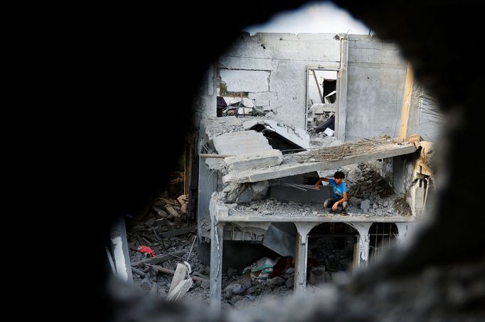 Izrael zatím bombarduje Pásmo Gazy letecky, chystá se ale zřejmě pozemní operace.