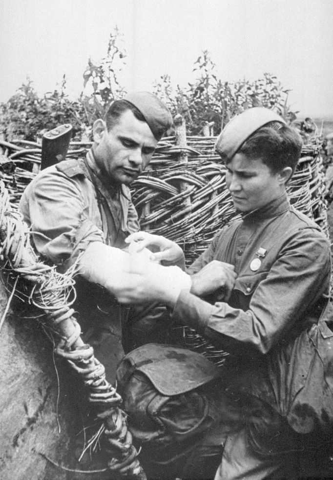 Archivní fotografie z  Kurském oblouku v Rusku, kde se odehrála v červenci 1943 největší tanková bitva druhé světové války. V ní Rudá armáda svaz definitivně zvrátila děn