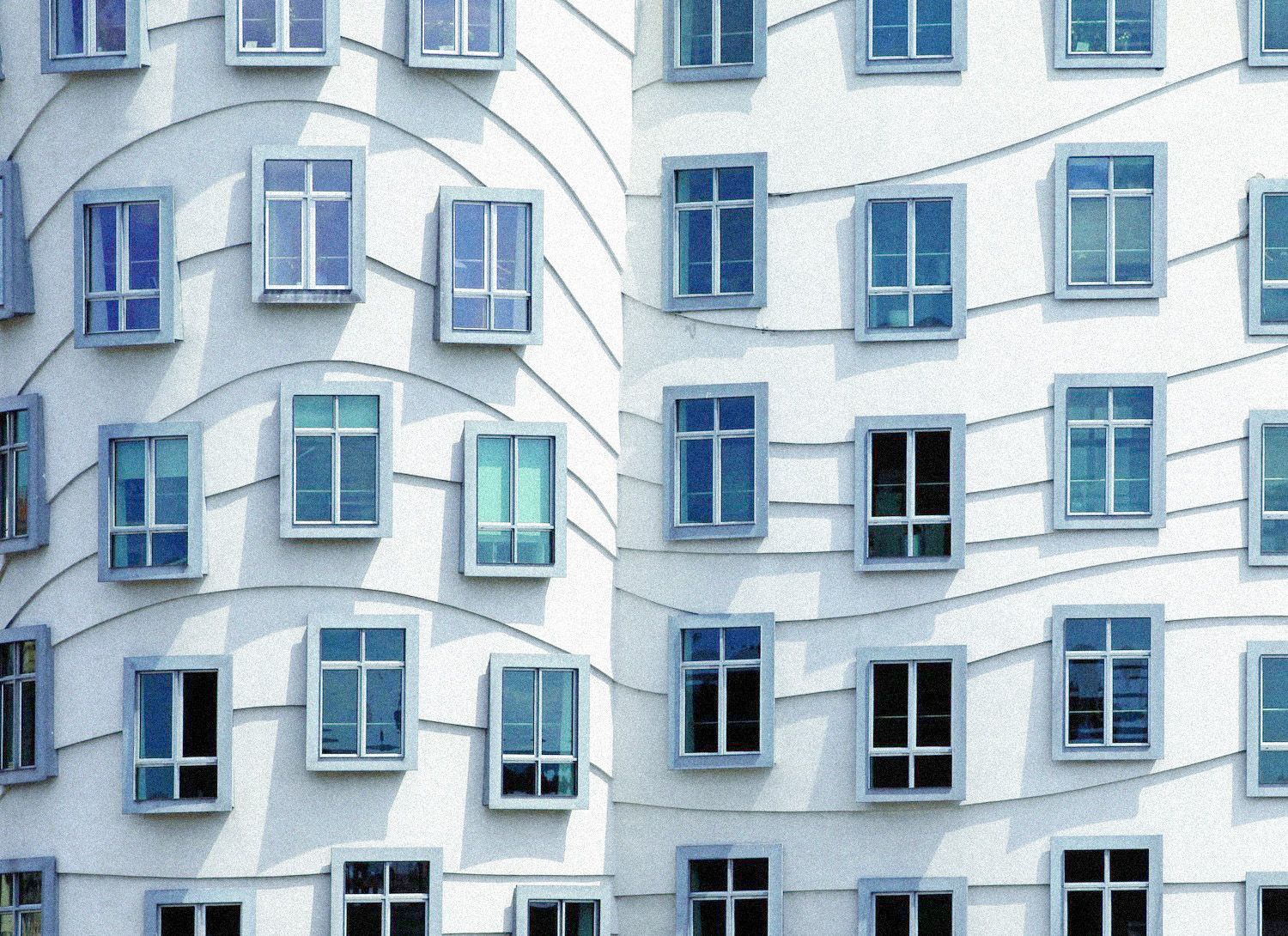 Jednorázové úžití / Dancing house