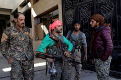 Kurdové dobyli poslední baštu Islámského státu na východě Sýrie, tvrdí pozorovatelé
