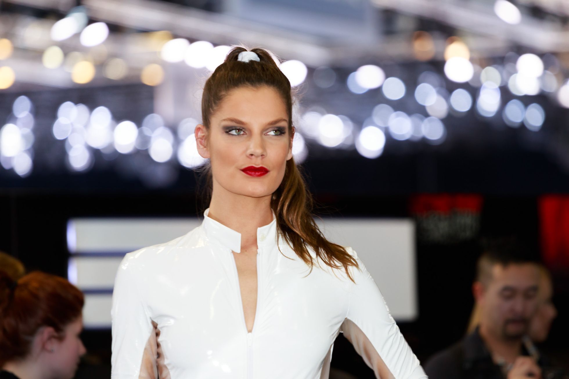 Modelky z autosalonu