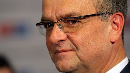 DUEL: Je výrok o "komunistickém fízlovi" urážkou?