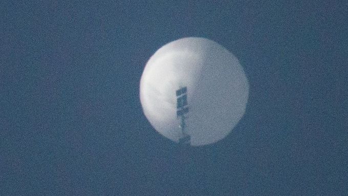 Fotografie balónu nad Montanou.