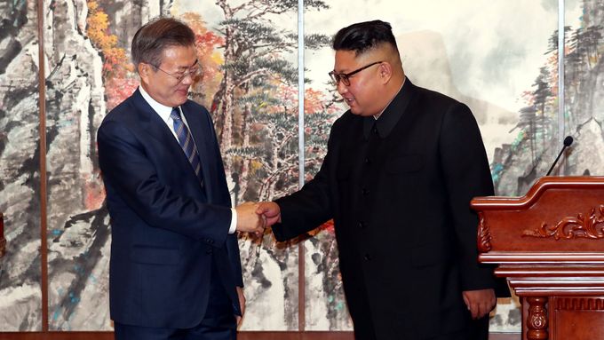 Setkání Kim Čong-una a Mun Če-ina.