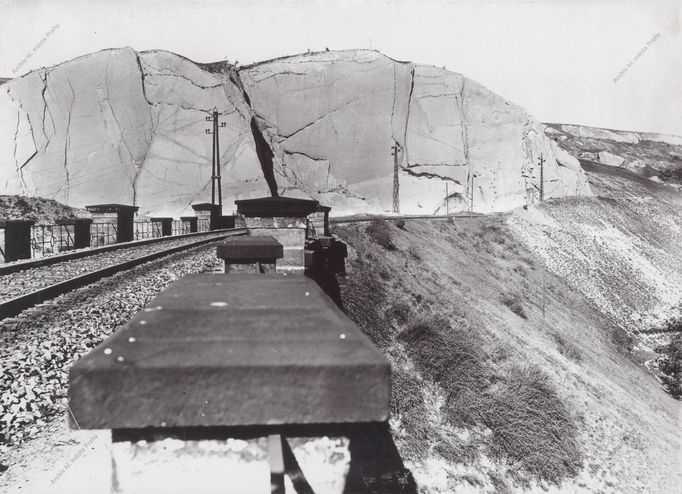 Archivní fotografie železniční traťě Praha-Smíchov – Hostivice, které se přezdívá Pražský Semmering.