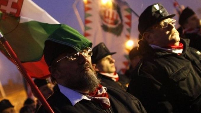 Příznivci Hnutí za lepší Maďarsko (Jobbik) na mítinku v Budapešti.