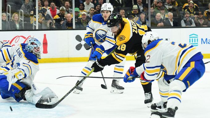 Gól Pavla Zachy v zápase NHL Boston - Buffalo