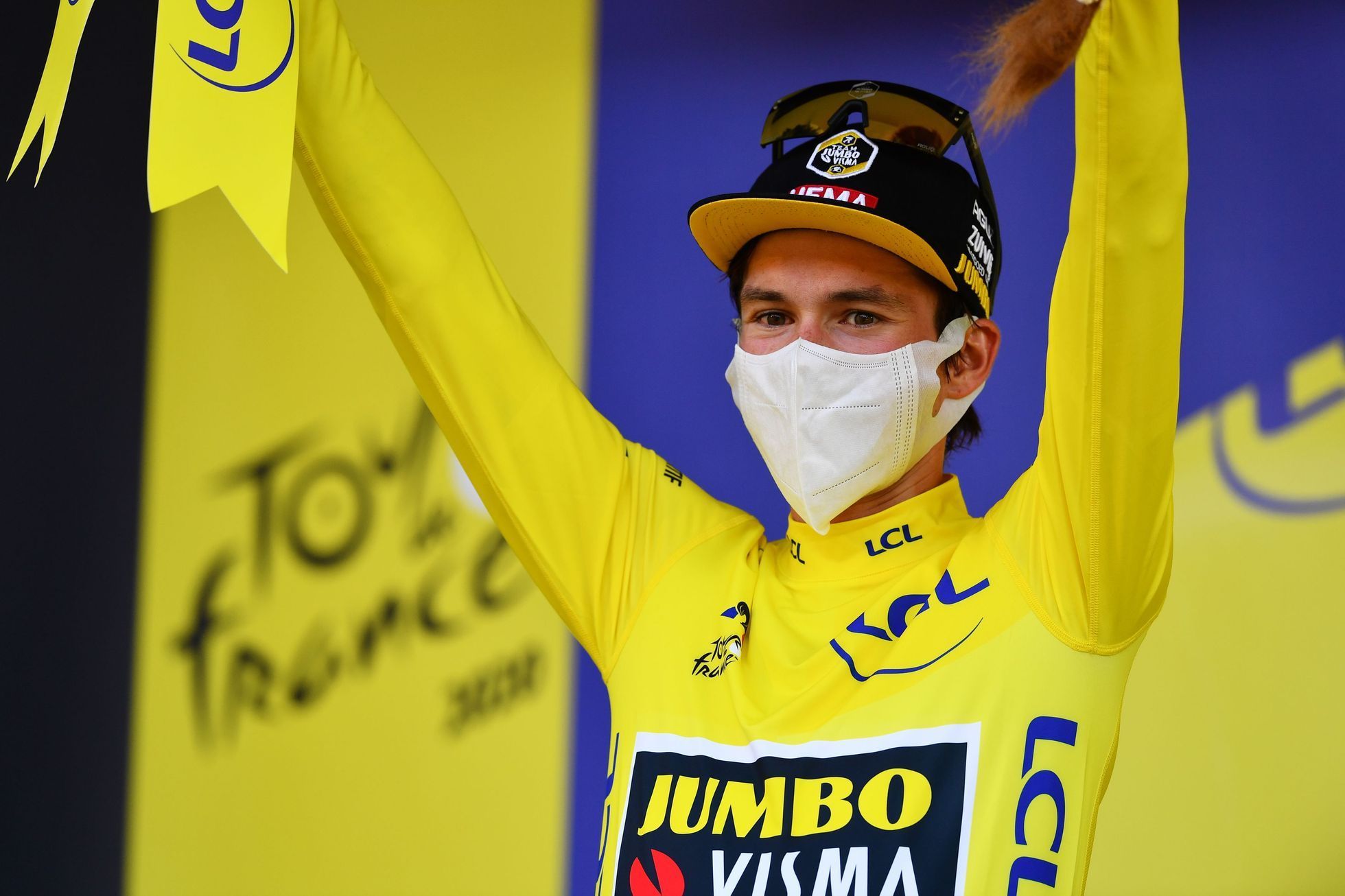 Primož Roglič vede Tour de France i po 16. etapě.