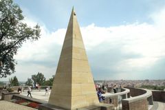 Zahrada Na Valech na Pražském hradě: Návštěvníci tu najdou pyramidu i etruské motivy