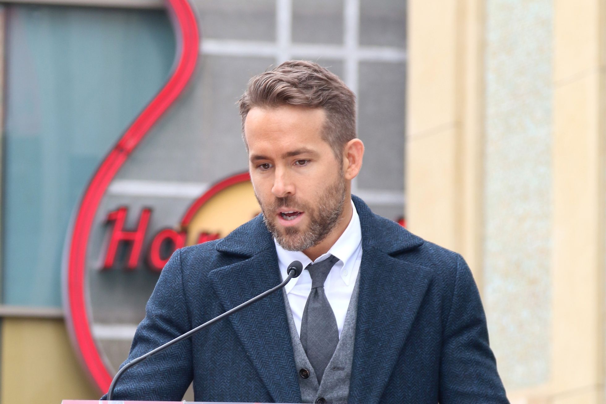 ryan reynolds, zena