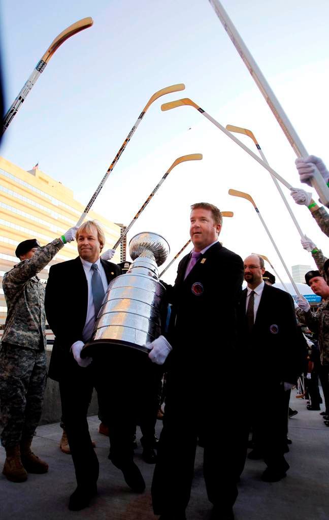 NHL: Boston - Philadelphia (přinesení Stanley Cupu)