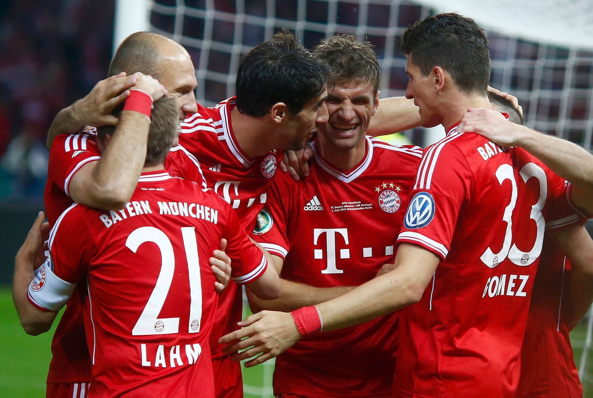 Bayern Mnichov se raduje z vítězství v německém poháru 2013