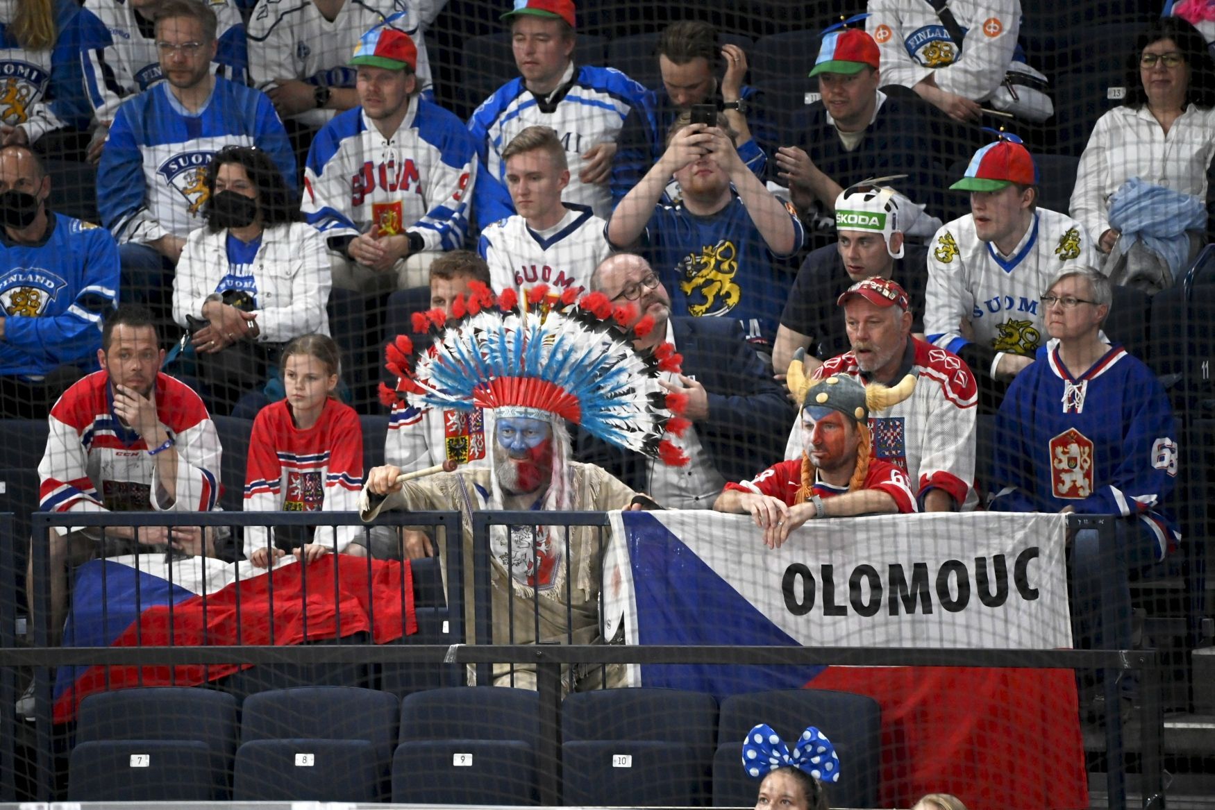 Čeští fanoušci v hledišti semifinále MS 2022 Česko - Kanada