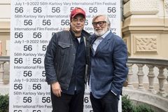 Do Varů přijel Benicio del Toro, Rushovi lidé zpívali Happy Birthday