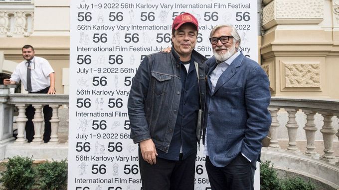 Benicio Del Toro a Jiří Bartoška.