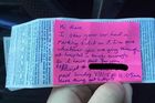 Neznámá žena zaplatila matce s dítětem pokutu za parkování