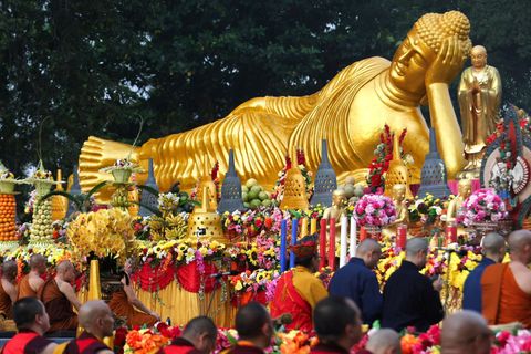 Vesak, Budha, slavnost