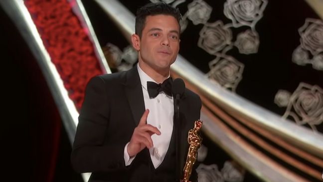 Rami Malek si odnáší sošku pro nejlepší mužský herecký výkon