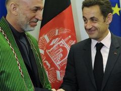 Afghánský prezident si podle Schweicha představuje, že Západ za něj bude řešit jeho problémy