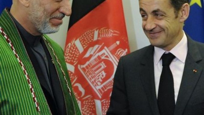 Afghánský prezident Hamíd Karzáí a francouzský prezident Nicolas Sarkozy