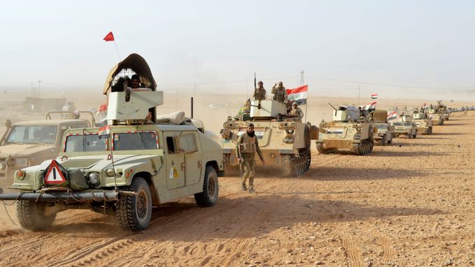 Irácká armáda osvobozuje město Ráva.