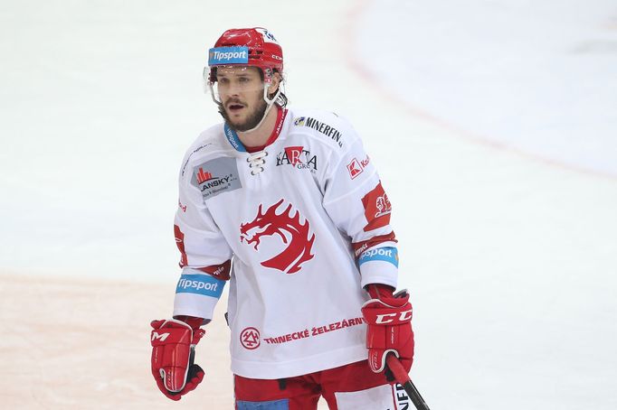 10. kolo hokejové extraligy 2020/21, Sparta - Třinec: Obránce Ocelářů Tomáš Kundrátek.