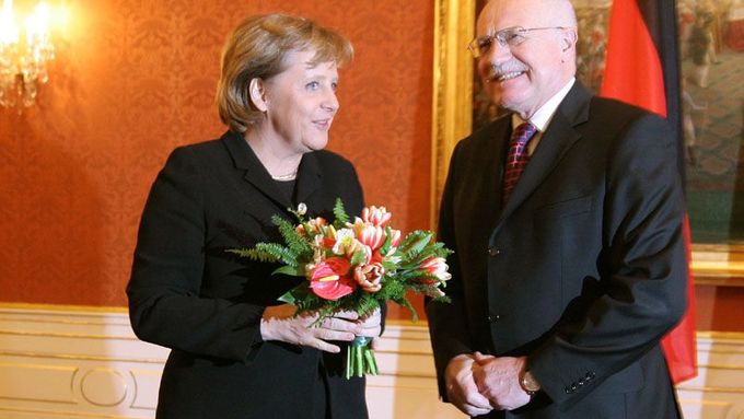 Merkelová byla v Praze v lednu. Také tehdy na Hradě probírala s Klausem euroústavu.