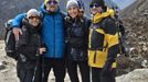 Zleva Urban Arsenjuk, režisér Rudolf Havlík, scenáristka Lucie Korcová a herec Saša Rašilov v Himálaji při natáčení snímku Na horách.