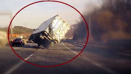 Někdy je lepší nedělat nic. Řidič unikl "roztančenému" kamionu