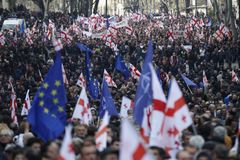 Desetitisíce Gruzínců demonstrovaly v ulicích proti vládě