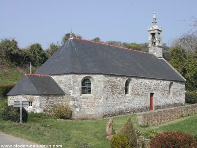 Poničená kaple v Bretani