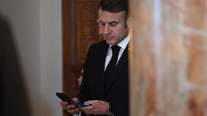 Haló, tady Macron. Francouzský prezident si volal s Putinem. V čem se shodli?; Zdroj foto: Accorsini Jeanne/Pool/ABACA / Abaca Press / Profimedia