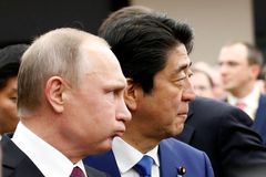 Putin a japonský premiér Abe se sbližují. Spor o Kurily ale jejich schůzka nevyřešila