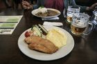 Počet restaurací v Česku roste. Navzdory EET, nedostatku číšníků i zákazu kouření