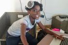 Desetiletá dýdžejka z Ghany uchvátila Twitter. Chce se ale stát gynekoložkou a pomáhat ženám