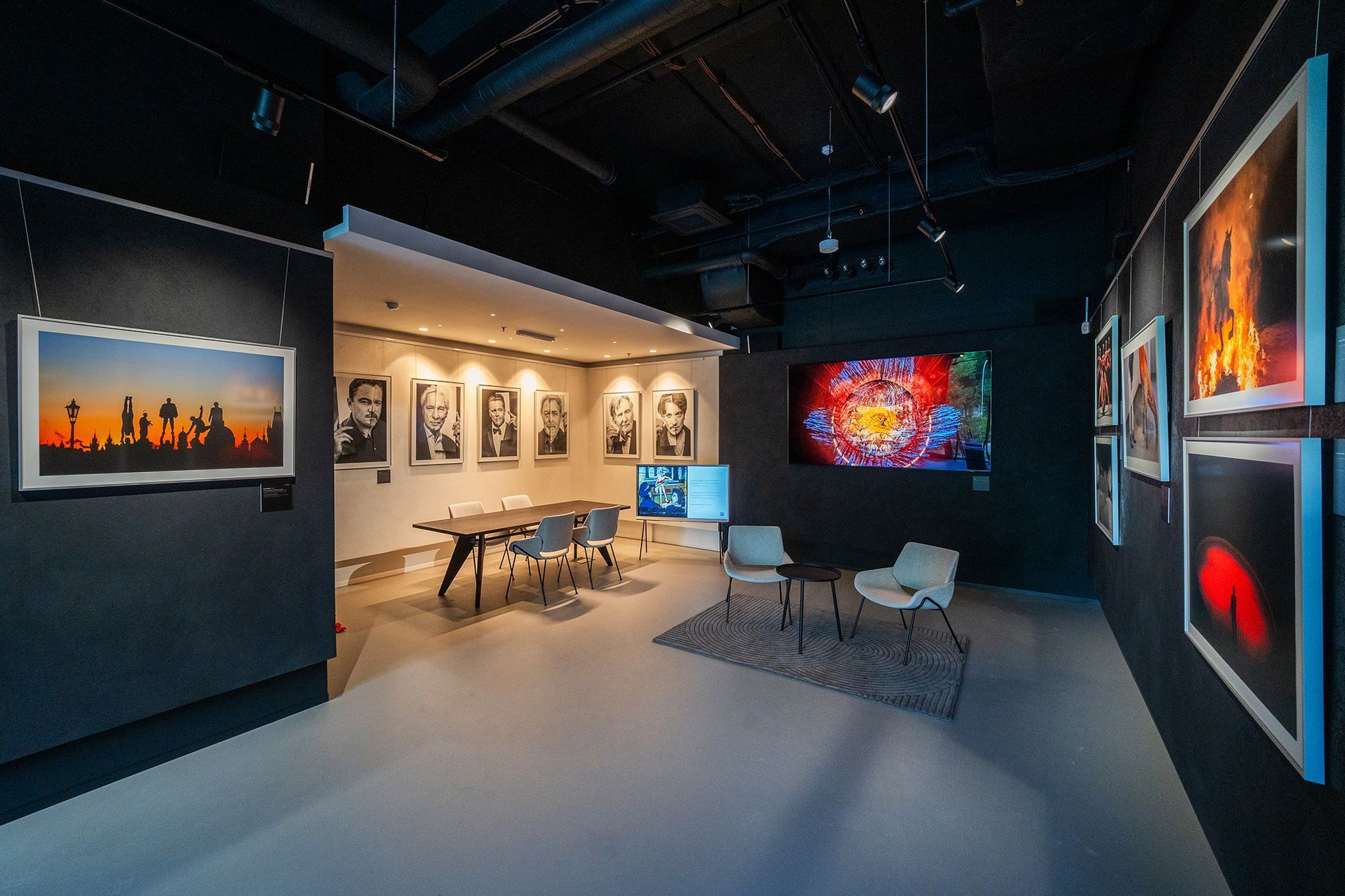 Otevření Fragment Gallery v Karlíně