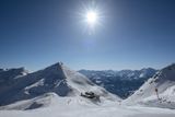 Zillertalské údolí leží necelé čtyři hodiny cesty autem od Rozvadova a patří do něj celkem čtyři lyžařská střediska v podhůří alpských ledovců.