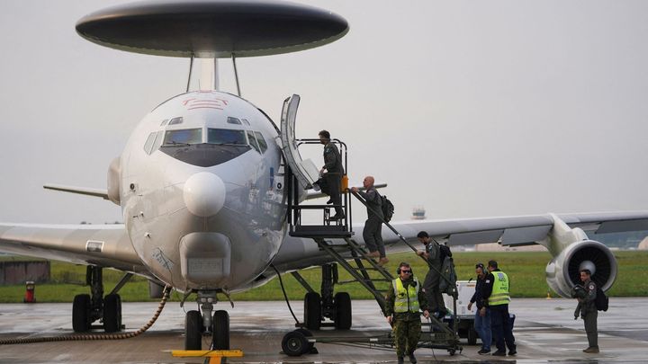 "Cílem je odstrašení." Tajné lety NATO sledují Rusko, dohlédnou na stovky kilometrů