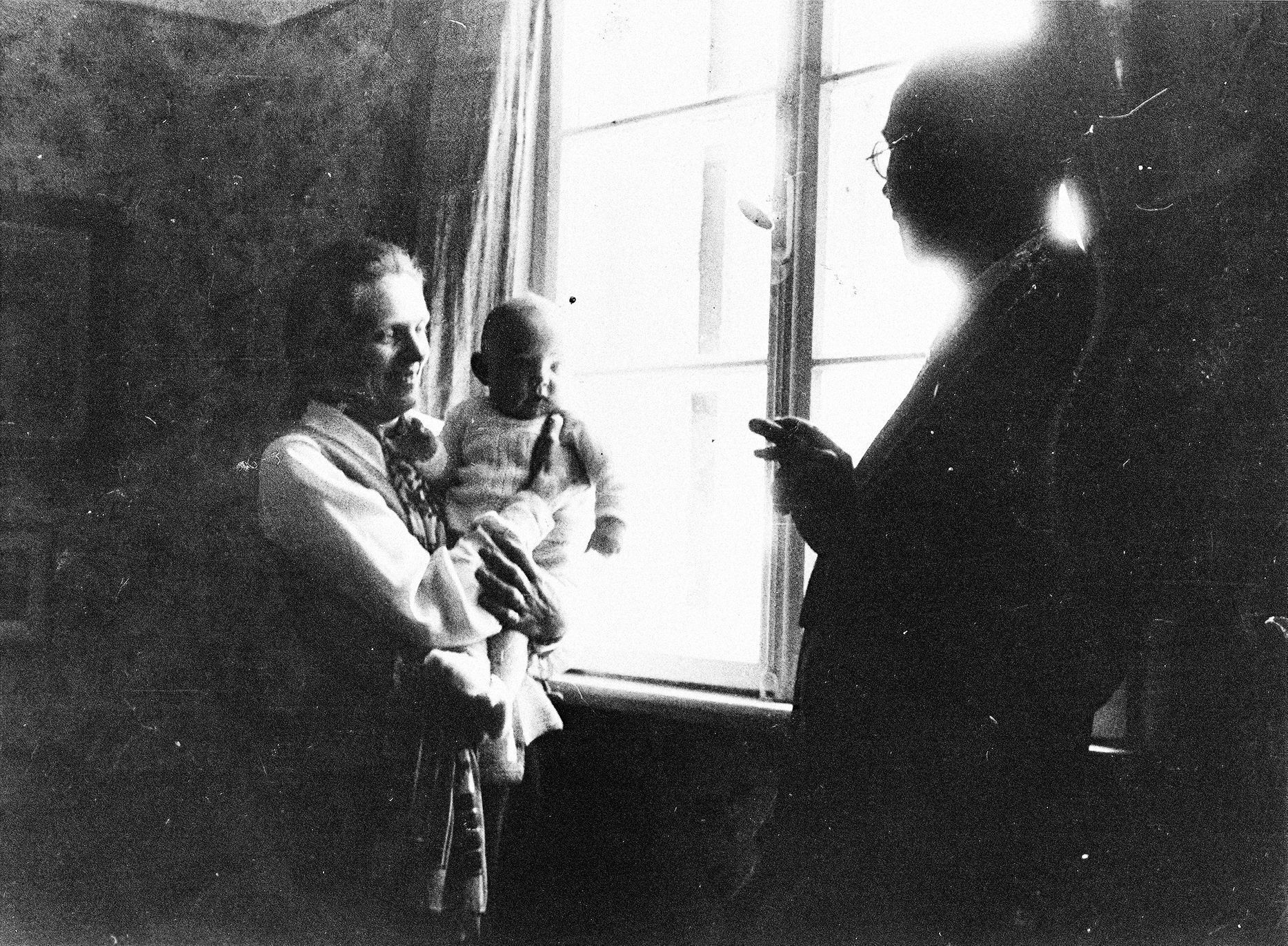 Jednorázové užití / Fotogalerie / 75 let od sebevraždy HH / USHMM