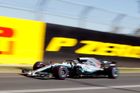 Tréninky na první závod sezony ovládl Hamilton, nejblíže mu byl Verstappen