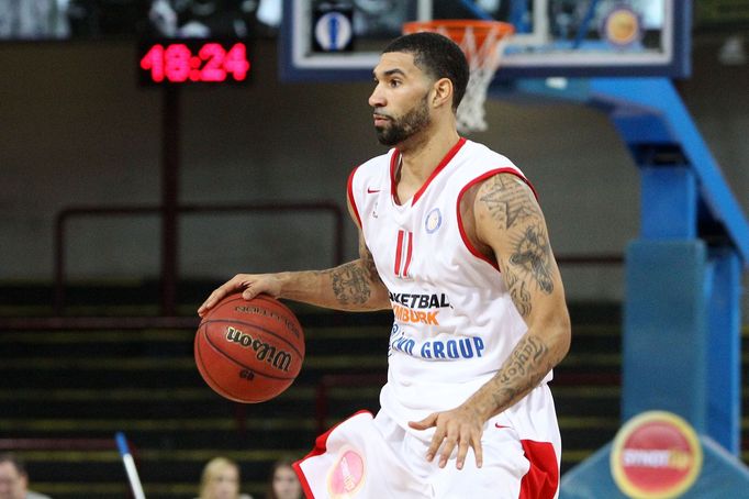 VTB liga, Nymburk - CSKA Moskva: Chester Simmons