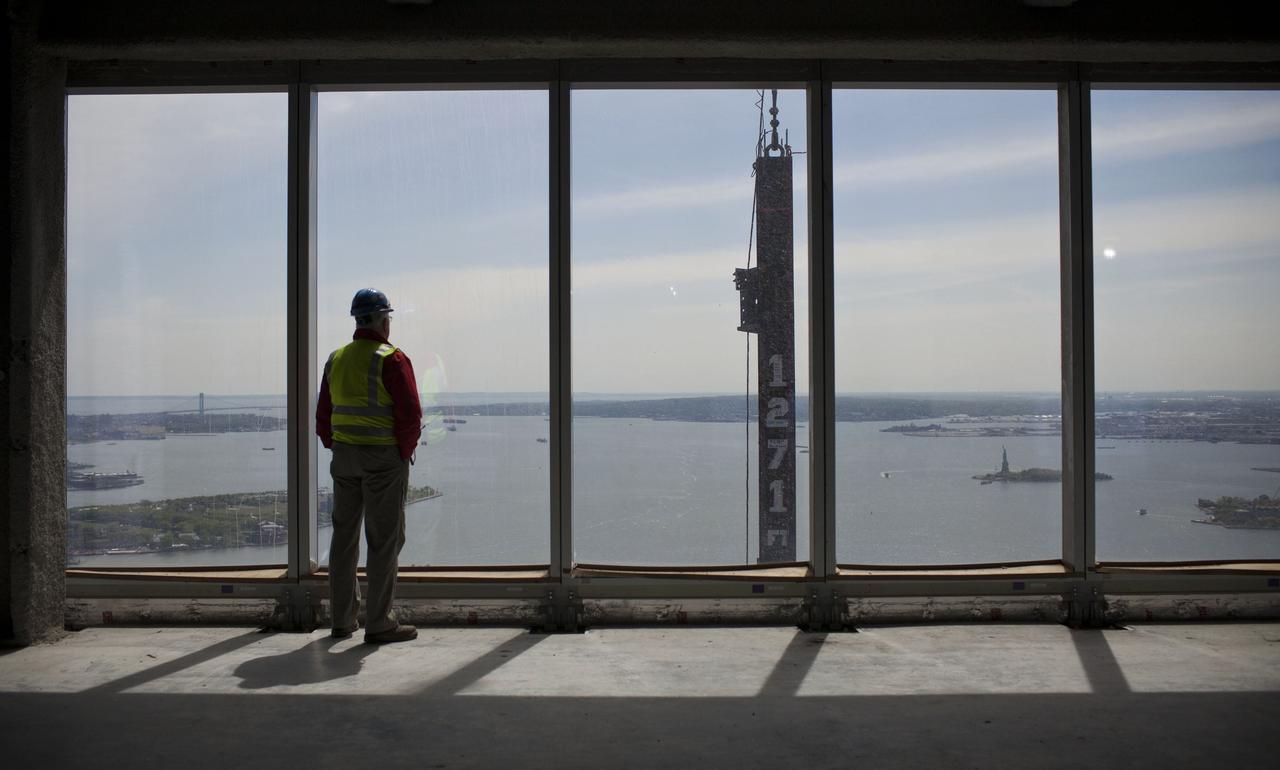 Obrazem: V New Yorku staví mrakodrap One World Trade Center