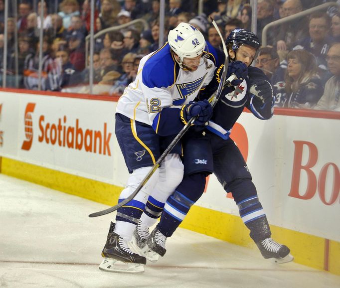 NHL: St. Louis Blues vs Winnipeg Jets (Enström a Backes)