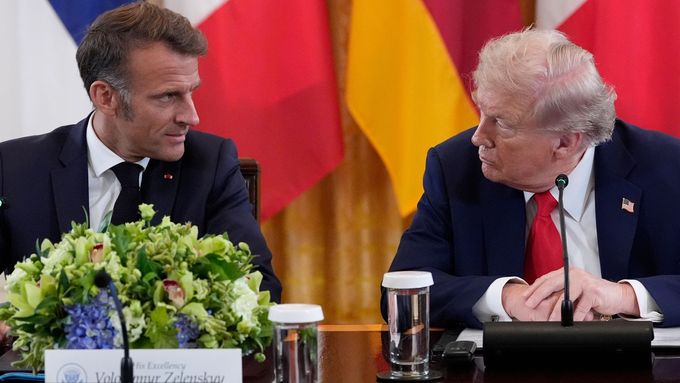 Francouzský prezident Emmanuel Macron a americký prezident Donald Trump. Archivní foto.