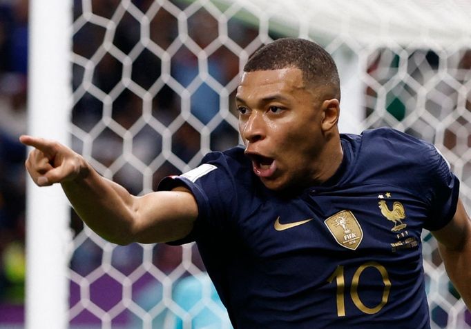 Kylian Mbappé slaví gól v zápase MS 2022 Francie - Austrálie