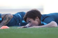 Rosický baví internet. Na Spartu prý jede Švejk na vozíku, Özil mu ale popřál hodně štěstí